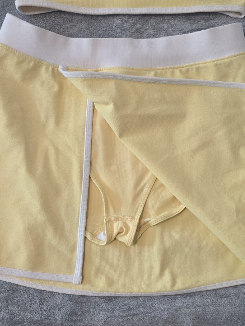 ALO Yoga Set - Picture 2 of 5
